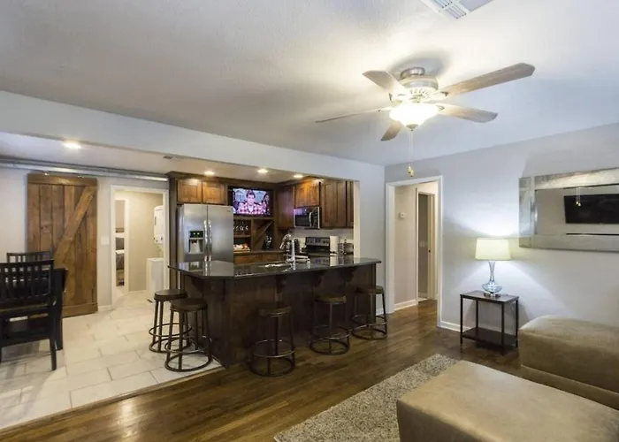 Pet Friendly 3br With Pool Table Near Expo Square And Philbrook Holiday home