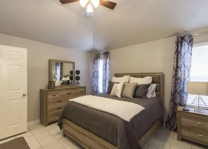 Pet Friendly 3br With Pool Table Near Expo Square And Philbrook Holiday home *