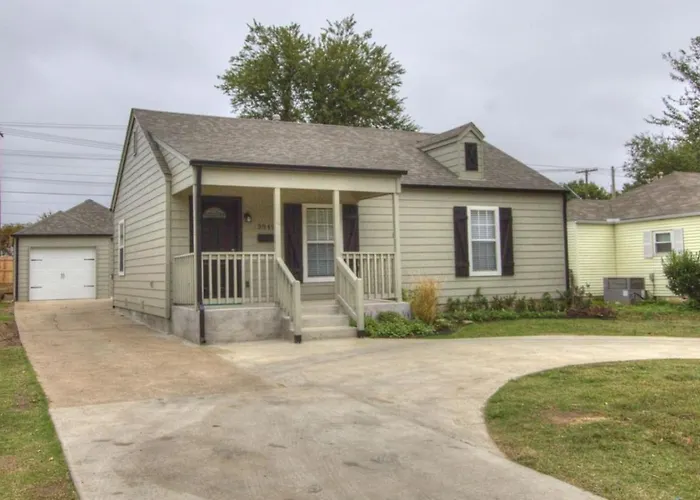 Pet Friendly 3br With Pool Table Near Expo Square And Philbrook Holiday home Tulsa