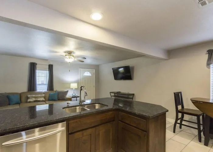 Pet Friendly 3br With Pool Table Near Expo Square And Philbrook * Tulsa