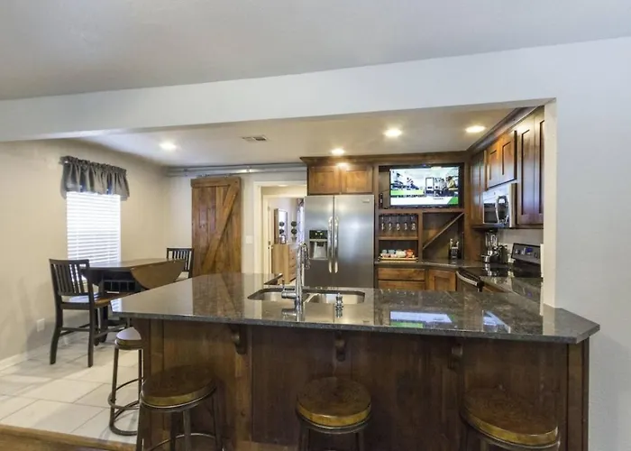 Pet Friendly 3br With Pool Table Near Expo Square And Philbrook Holiday home *