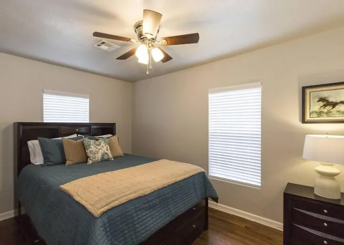Pet Friendly 3br With Pool Table Near Expo Square And Philbrook Tulsa
