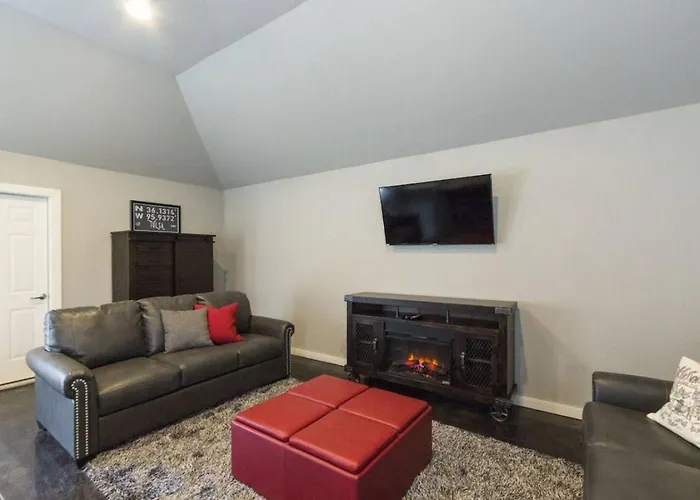Pet Friendly 3br With Pool Table Near Expo Square And Philbrook * Tulsa